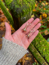 Load image into Gallery viewer, Bell hoops
